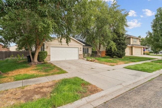 4614 S Denison Ave in Meridian, ID - Building Photo - Building Photo