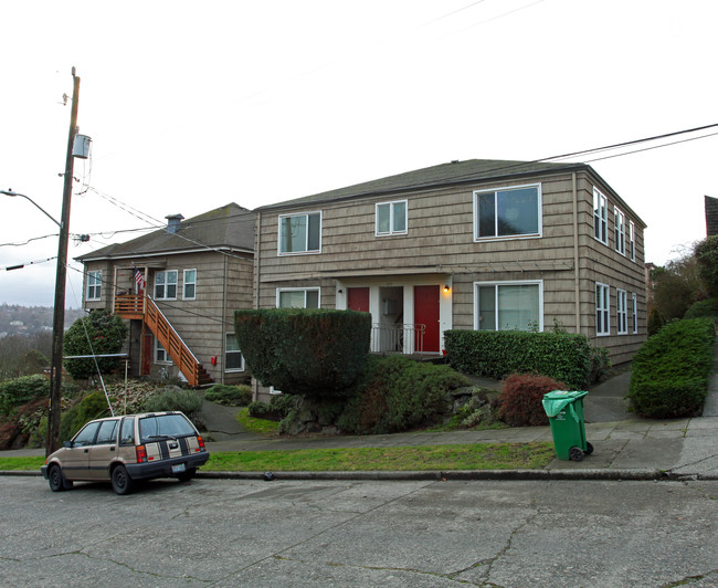 Newton Apartments in Seattle, WA - Foto de edificio - Building Photo