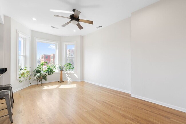 1460 W Ohio St in Chicago, IL - Building Photo - Building Photo