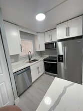 6900 SW 39th St, Unit 301 in Davie, FL - Building Photo - Building Photo
