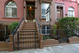 219 W 131st St in New York, NY - Building Photo - Building Photo