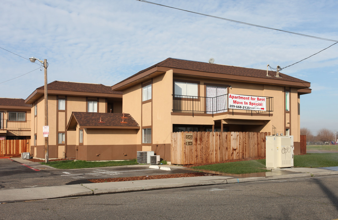 Bldg B in Turlock, CA - Foto de edificio