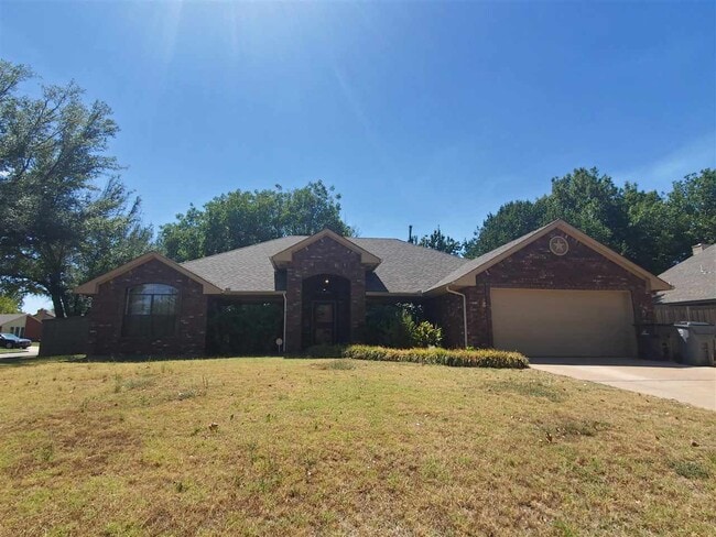 property at 2802 NE Scottsdale Cir
