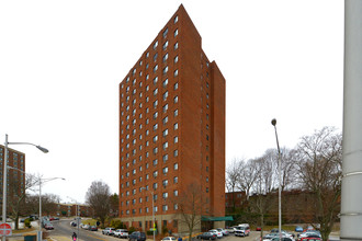 Towers East in Pawtucket, RI - Building Photo - Building Photo