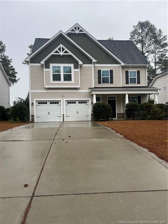 44 Timber Skip Dr in Spring Lake, NC - Building Photo