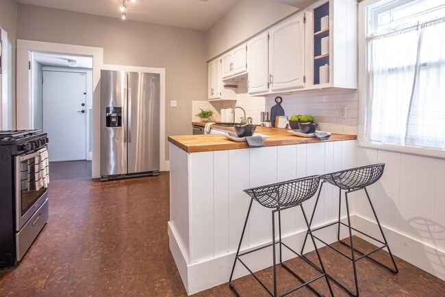 property at 1124 S Newport Ave