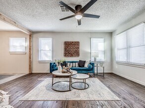 410 E Northrup Dr in Midwest City, OK - Foto de edificio - Building Photo