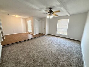 800 Irwin Dr in Hurst, TX - Building Photo - Building Photo