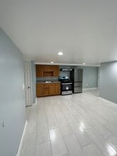 17411 109th Ave in Jamaica, NY - Foto de edificio - Building Photo