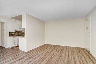 1550 S Saltair Ave, Unit 4 in Los Angeles, CA - Building Photo - Building Photo