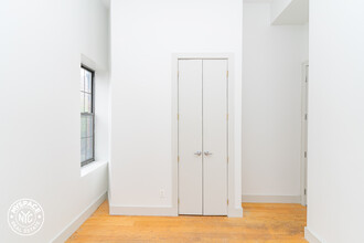 892 Myrtle Ave-Unit -3J in Brooklyn, NY - Foto de edificio - Building Photo
