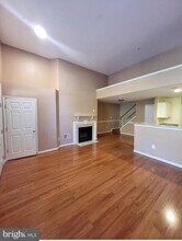 1970 Crescent Park Dr in Reston, VA - Building Photo - Building Photo