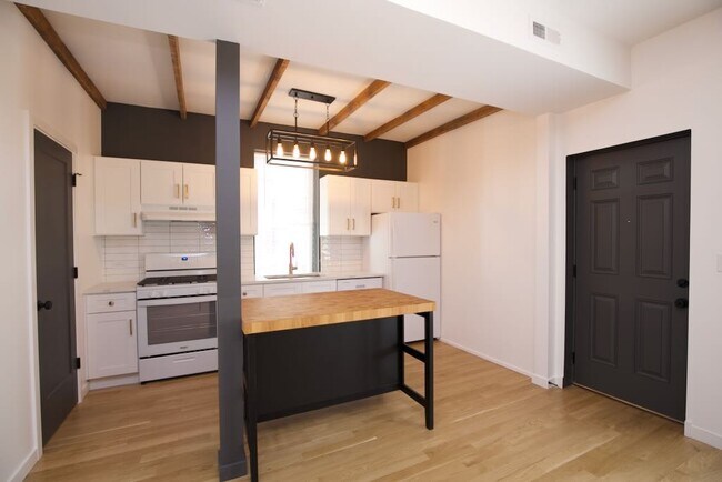 908 N California Ave in Chicago, IL - Building Photo - Building Photo