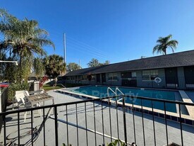 1031 Columbia Ave in St. Cloud, FL - Building Photo