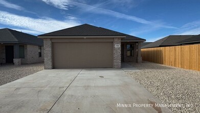 7706 Date Ave in Lubbock, TX - Building Photo - Building Photo