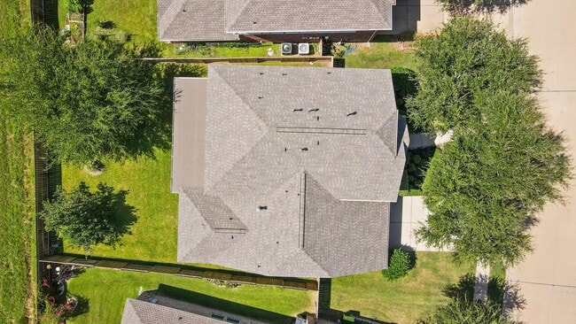 714 Coggins Point Way