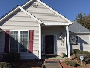 1806 Hanford Hills Rd in Graham, NC - Building Photo - Building Photo