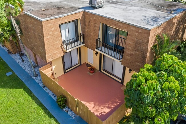 property at 226 Alemeda Dr