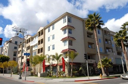 Perinos Luxury Apartments in Los Angeles, CA - Foto de edificio