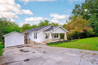 911 W Pine St in Rossville, GA - Building Photo - Building Photo
