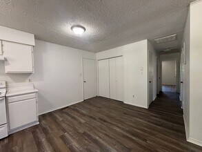 3031 W Pacific St in Springfield, MO - Building Photo - Building Photo