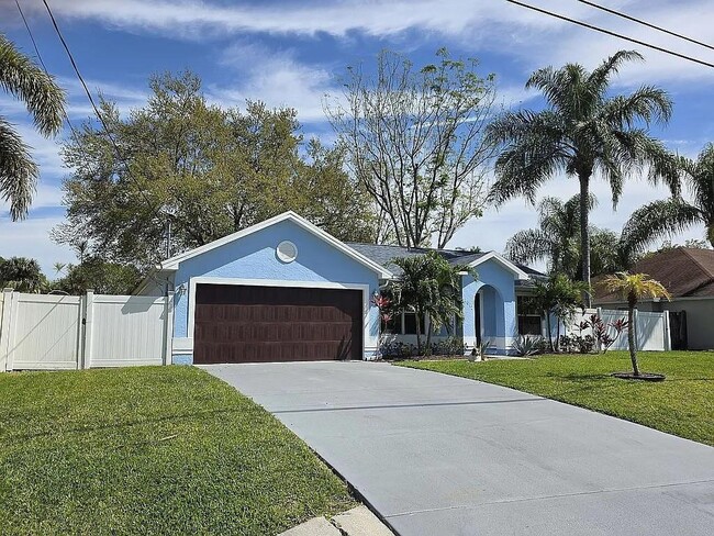 property at 1817 SW Leafy Rd
