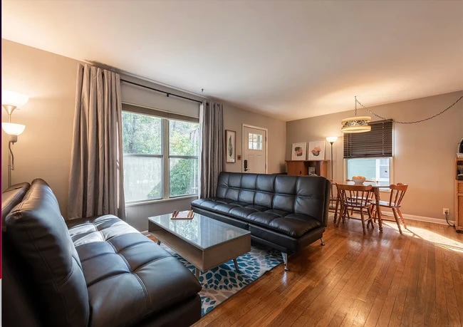 904 E Maxwell Ln in Bloomington, IN - Foto de edificio - Building Photo