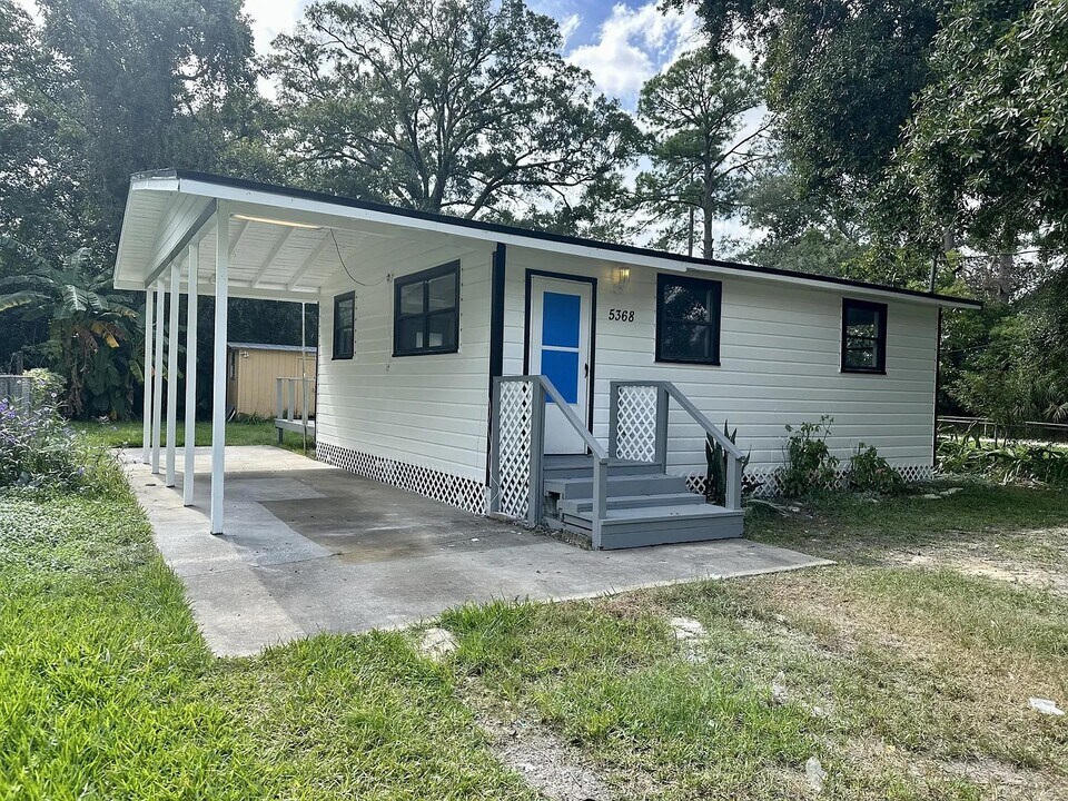 5368 Marybudd Ave in Jacksonville, FL - Foto de edificio