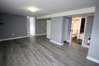 64 Bunting Rd in St Catharines, ON - Building Photo - Building Photo