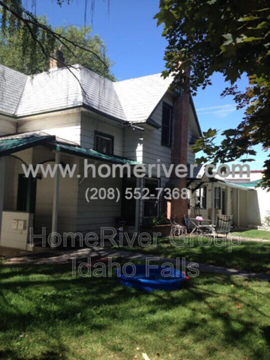 160 Pine St in Idaho Falls, ID - Building Photo