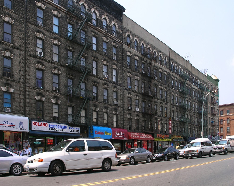 530 East 138th Street in Bronx, NY - Foto de edificio