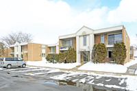 Sylvan Lake Condos in Keego Harbor, MI - Building Photo - Building Photo