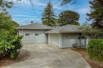 1360 Millbrae Ave in Millbrae, CA - Building Photo - Building Photo