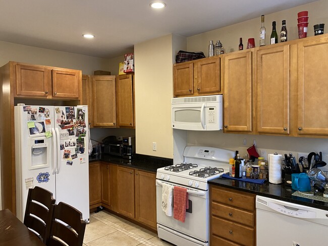 191 Boylston St, Unit 2