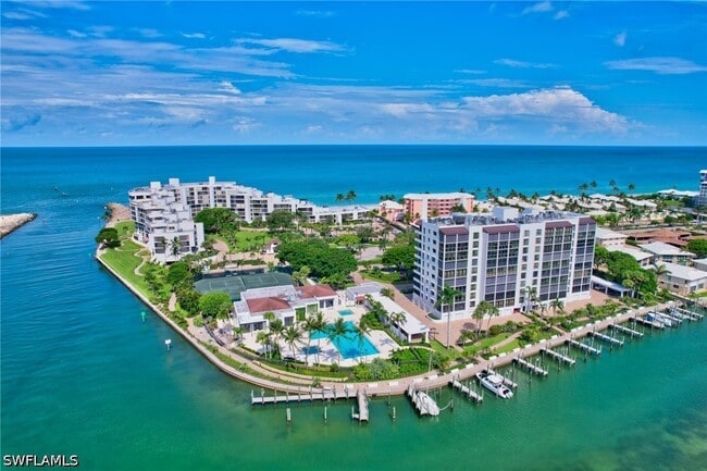property at 2400 Gulf Shore Blvd N