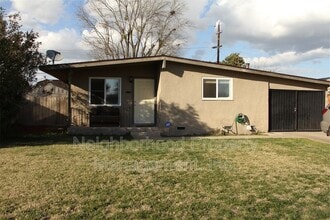 1126 W Birch Ave in Fresno, CA - Building Photo - Building Photo