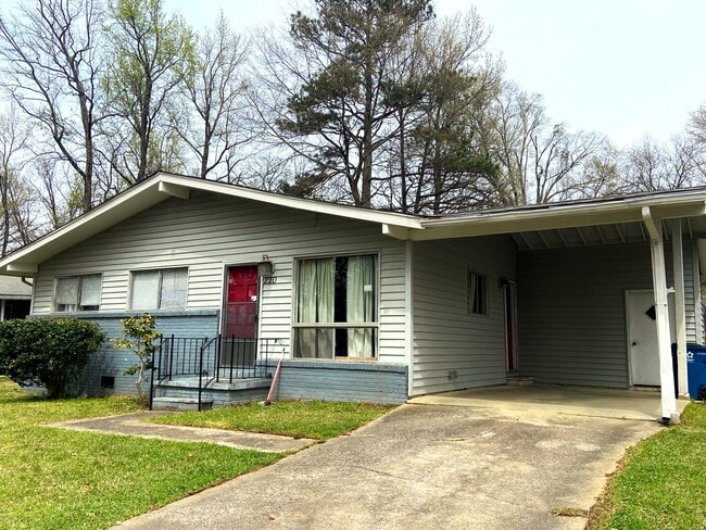 property at 220 Saxon Dr