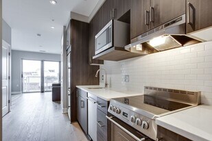 2550 17th St NW in Washington, DC - Building Photo