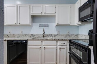 5310 Keller Springs Rd in Dallas, TX - Building Photo - Building Photo