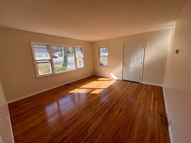 4331 NY-31 in Palmyra, NY - Foto de edificio - Building Photo