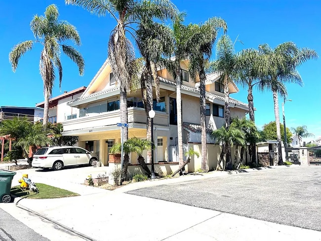 property at 4671 Los Patos Ave