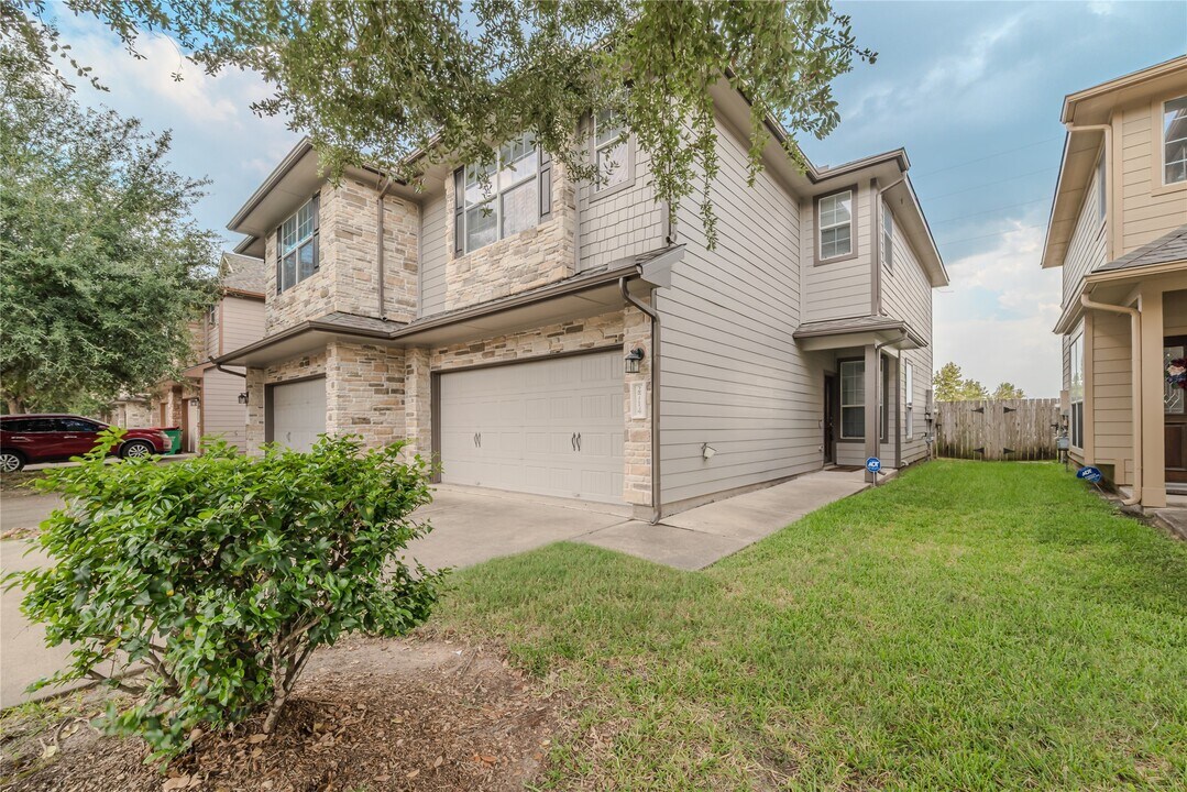 2714 Maybrook Hollow Ln in Houston, TX - Building Photo