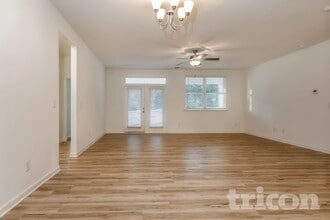 173 Everett Sq in Mcdonough, GA - Foto de edificio - Building Photo