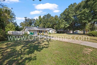 1303 Sunshine Dr in Crestview, FL - Building Photo - Building Photo