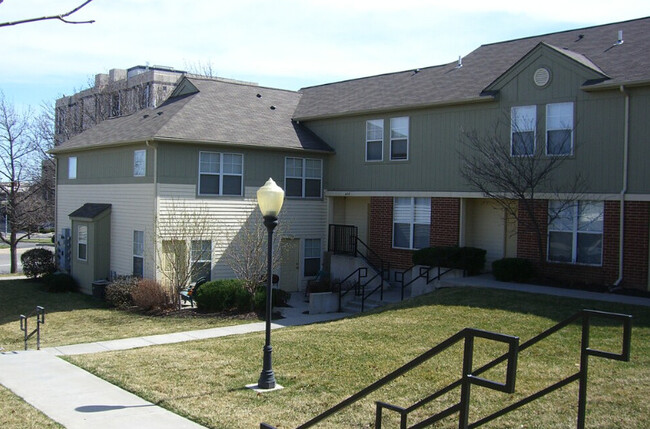 Turtle Hill Townhomes in Kansas City, KS - Building Photo - Building Photo