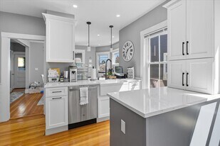 663 Adams St, Unit 3 in Boston, MA - Building Photo