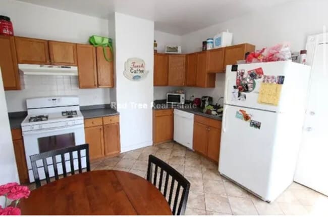 140 Brooks St, Unit 2