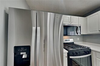 156 W Oaks Pl in Woodstock, GA - Building Photo - Building Photo