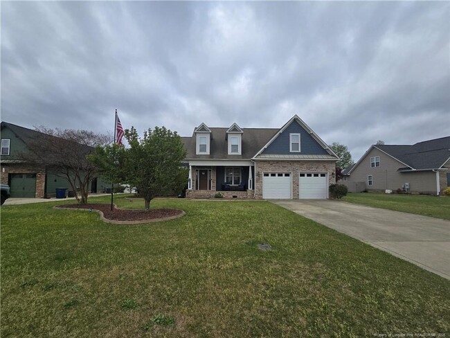 121 Oakridge Dr in Raeford, NC - Building Photo - Building Photo
