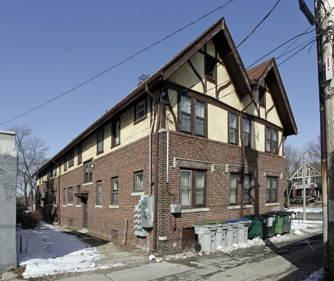 1805-1815 E Newberry Blvd in Milwaukee, WI - Foto de edificio - Building Photo